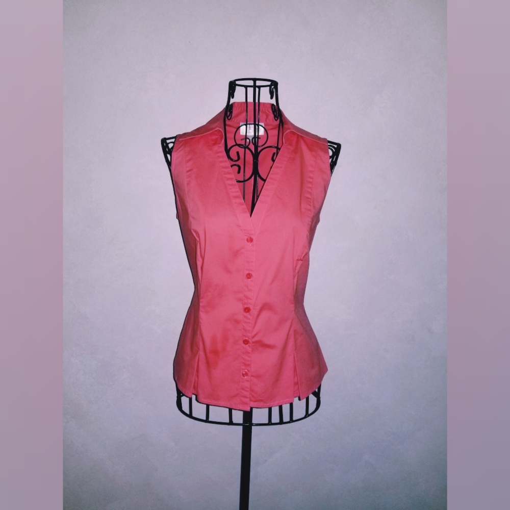 Loft Collar Sleeveless Button Shirt 
Size 4
